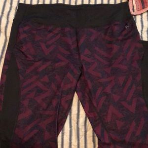 NWOT Danskin Now leggings size large 12-14 maroon and black